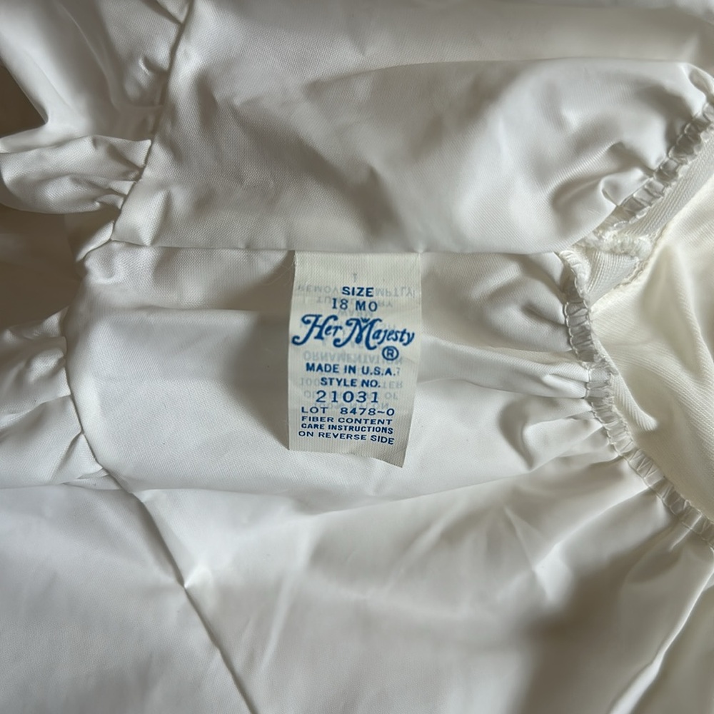 Elegant White Baby Dress with Lace Trim - Picture 2 of 5